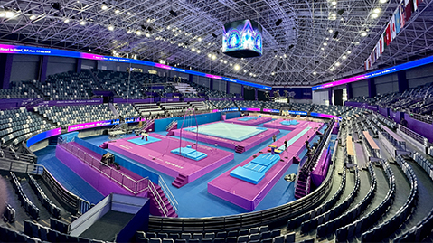 频频爆出塑胶跑道气味问题，网友不满连连！